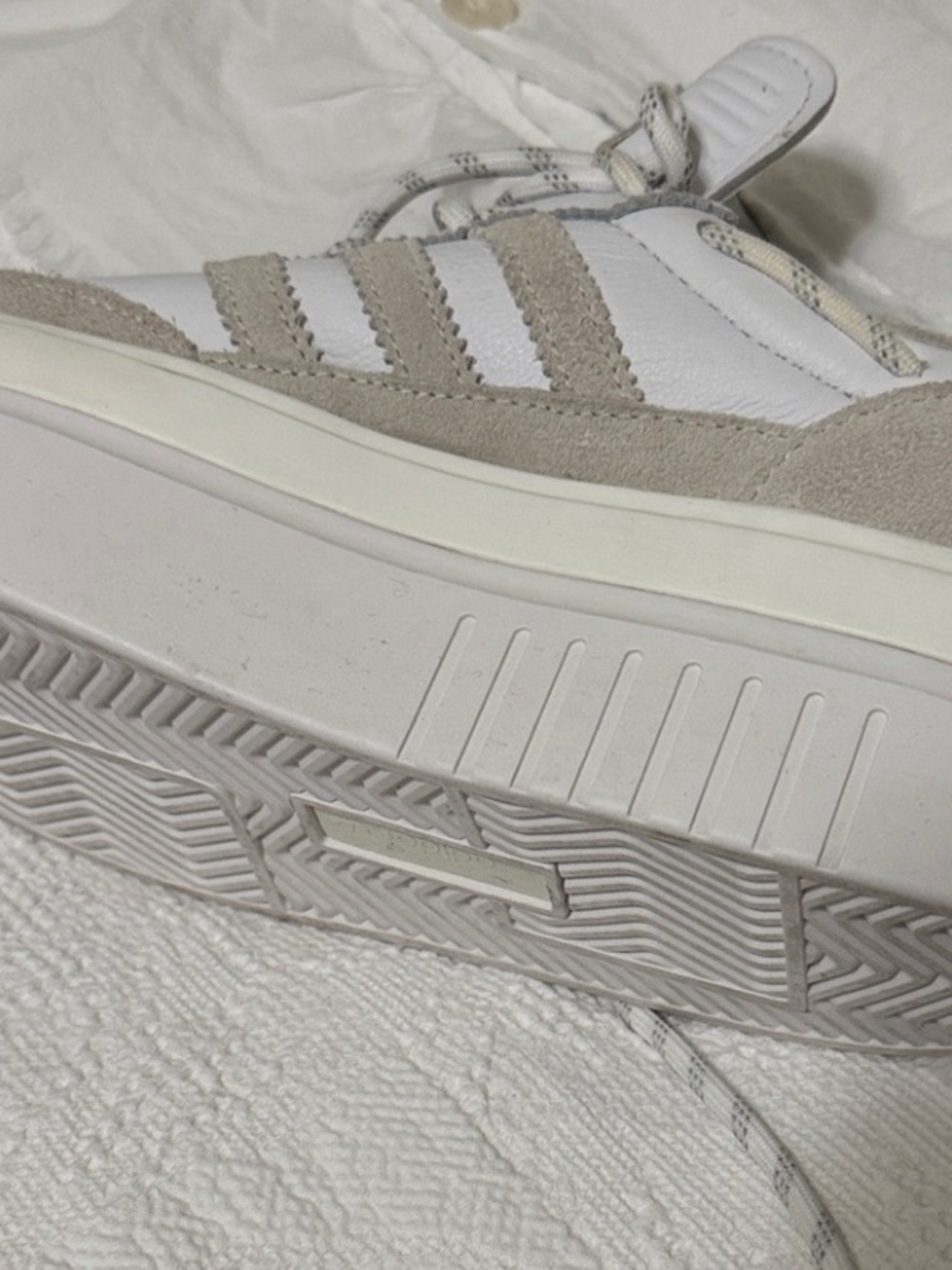 Adidas Ivy Park Platform
Sneakers in Cream and White - Picture 5 of 8